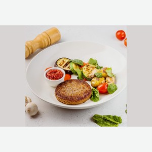 Бифштекс из растительного мяса с овощами гриль и картофелем