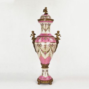 Ваза Wah luen handicraft фарфоровая с ангелами, розовая, 33х23х77 см