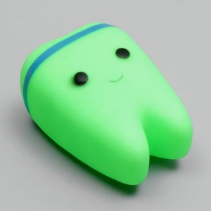 Игрушка для собак Пижон «Зубик» зелёная